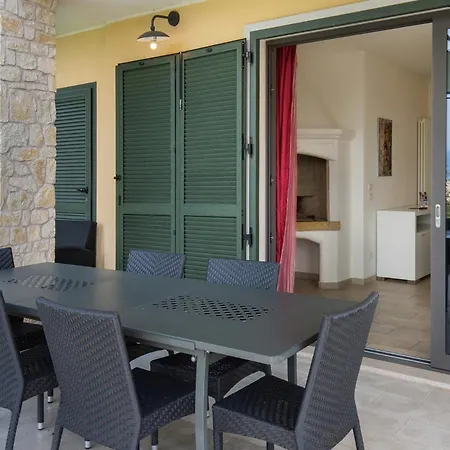 Villa Loncrino Entire Private